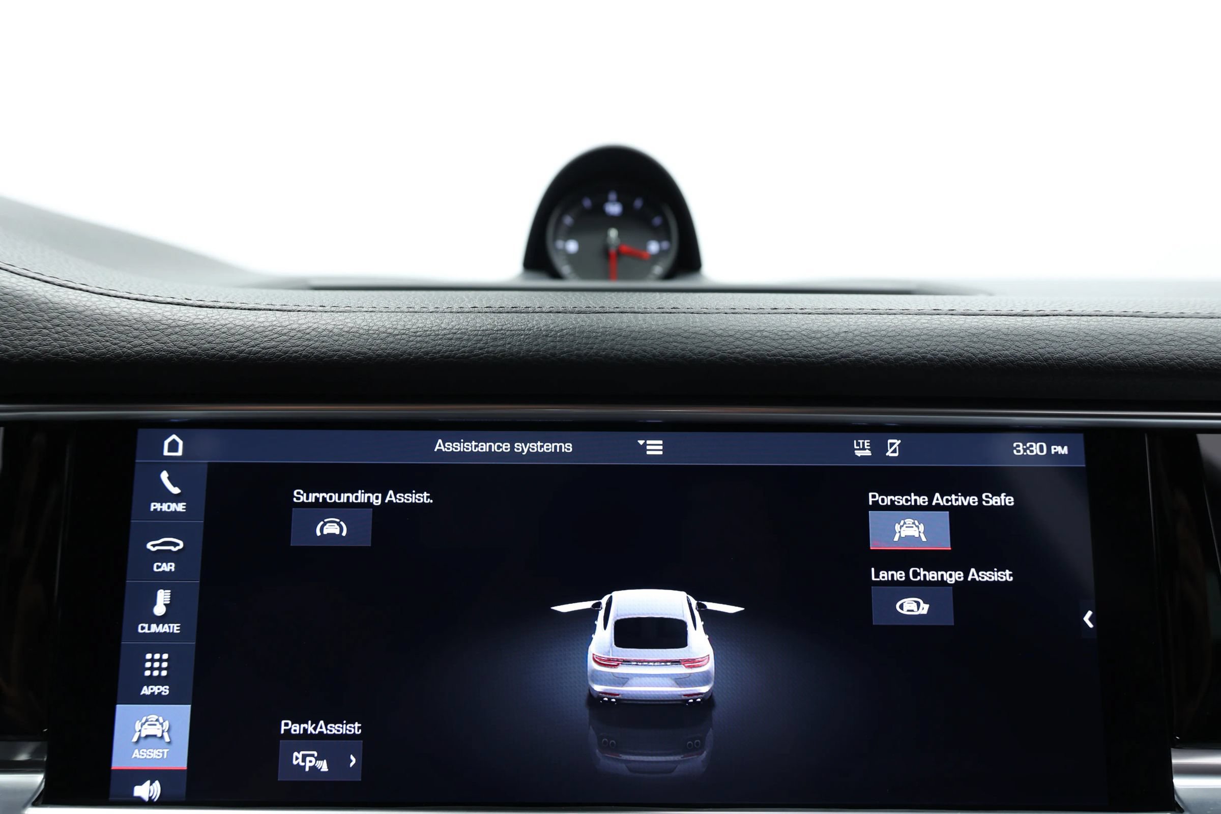 Used 2020 Porsche Panamera AWD/4WD image 40