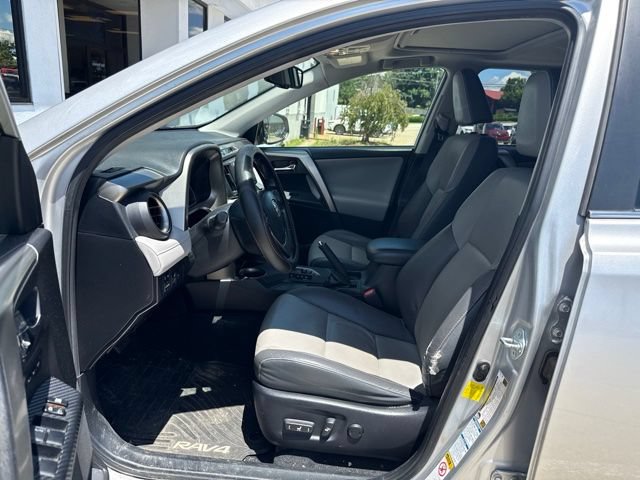 Used 2015 Toyota RAV4 Limited w/ Outdoor Package AWD/4WD image 8