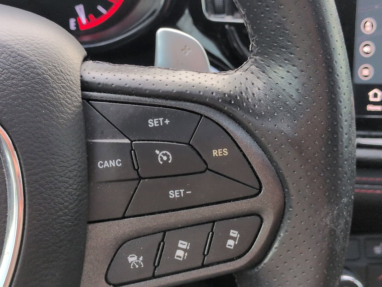 Certified 2023 Dodge Durango R/T RWD image 26