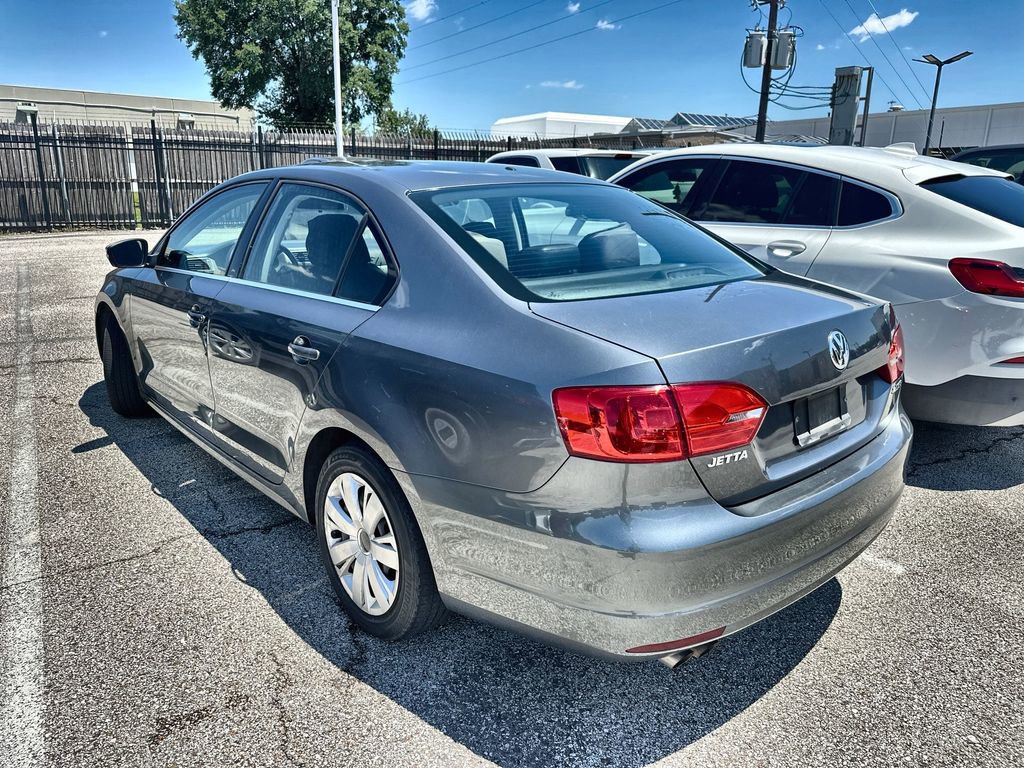 Used 2013 Volkswagen Jetta SE FWD image 4