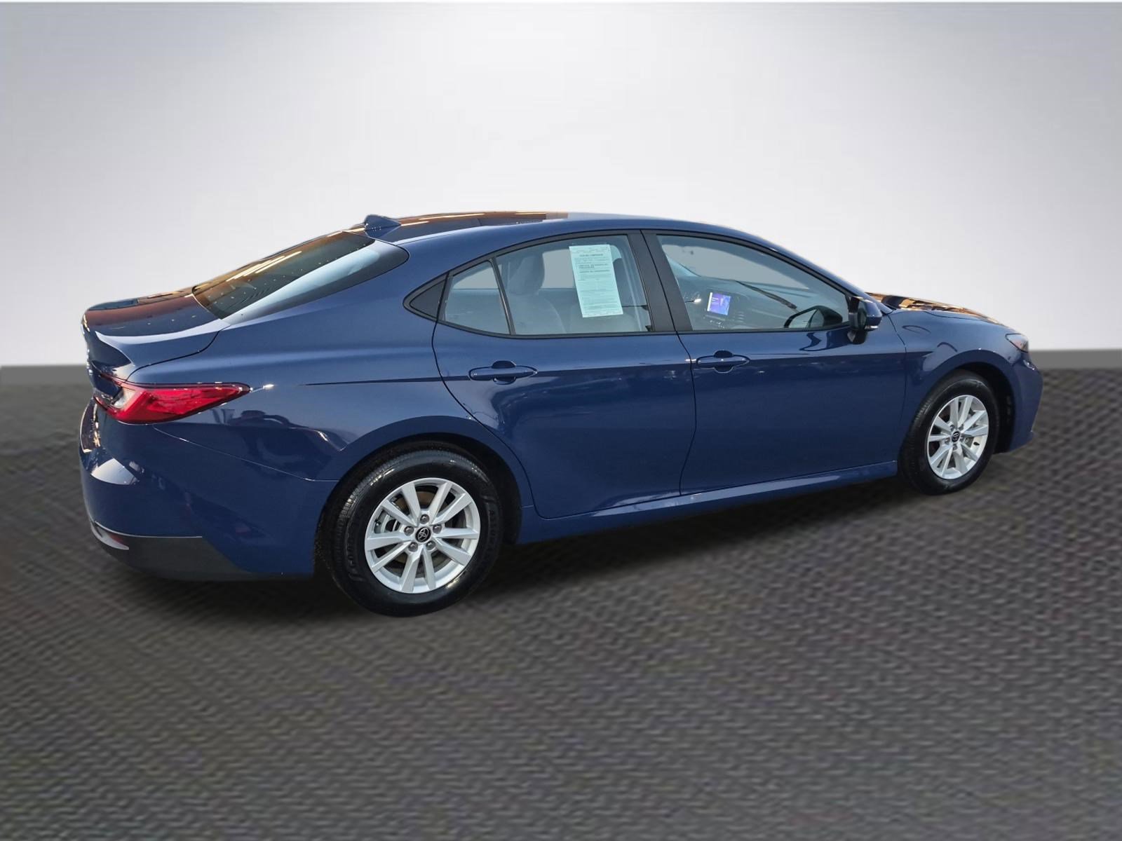 Used 2026 Toyota Camry LE image 4