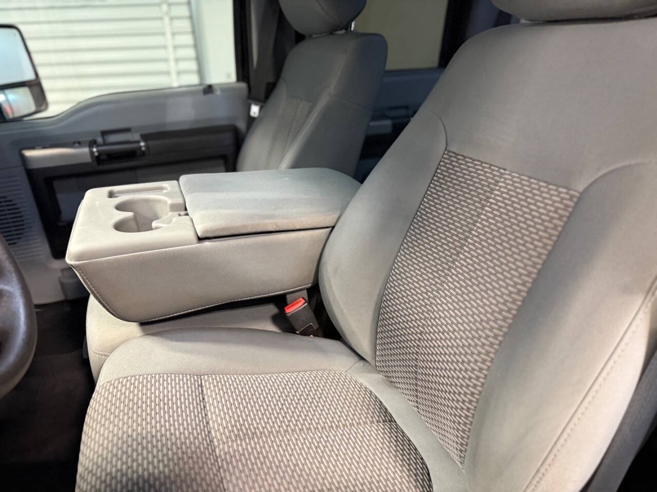 Used 2016 Ford F350 XLT w/ XLT Premium Package AWD/4WD image 13