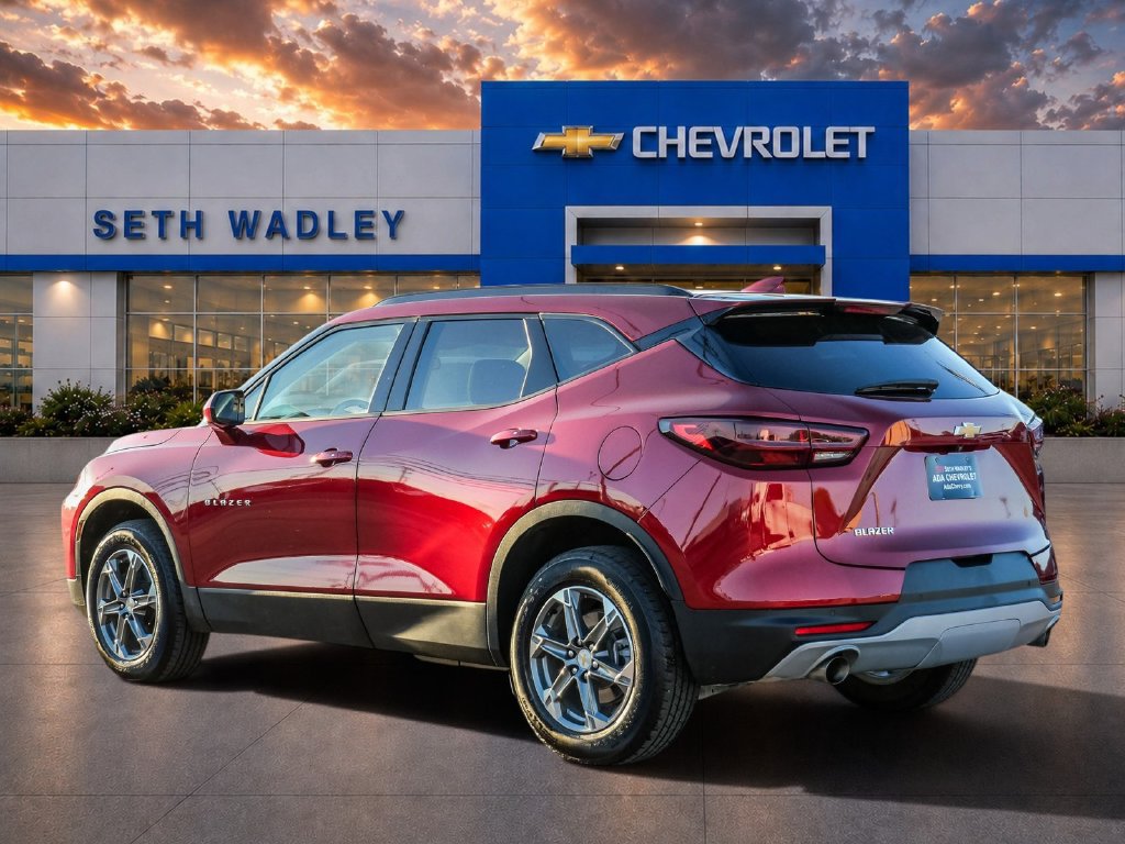 Used 2024 Chevrolet Blazer LT w/ Convenience Package FWD image 5