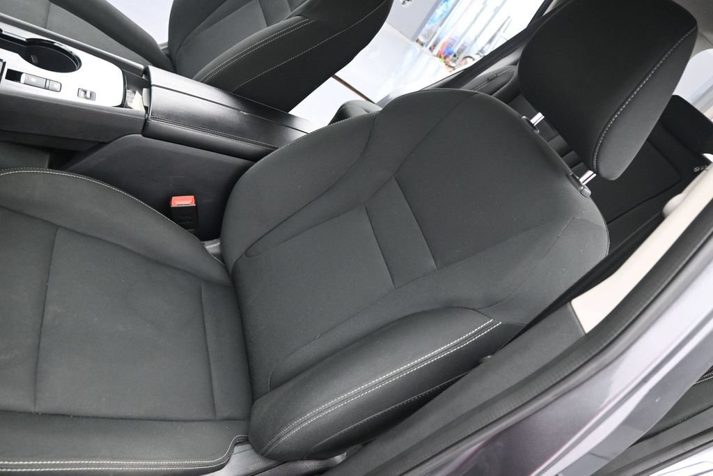Used 2024 Nissan Rogue S FWD image 9