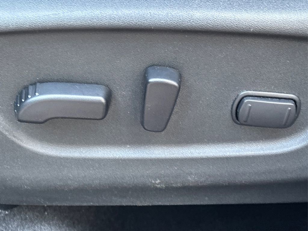 Used 2019 Nissan Rogue SV image 37