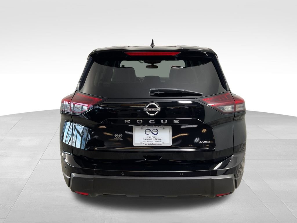 Used 2025 Nissan Rogue SV image 8