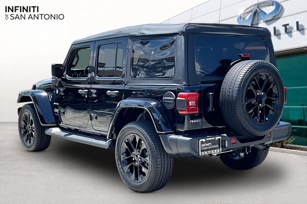 Used 2021 Jeep Wrangler Unlimited Sahara w/ Cold Weather Group AWD/4WD image 14