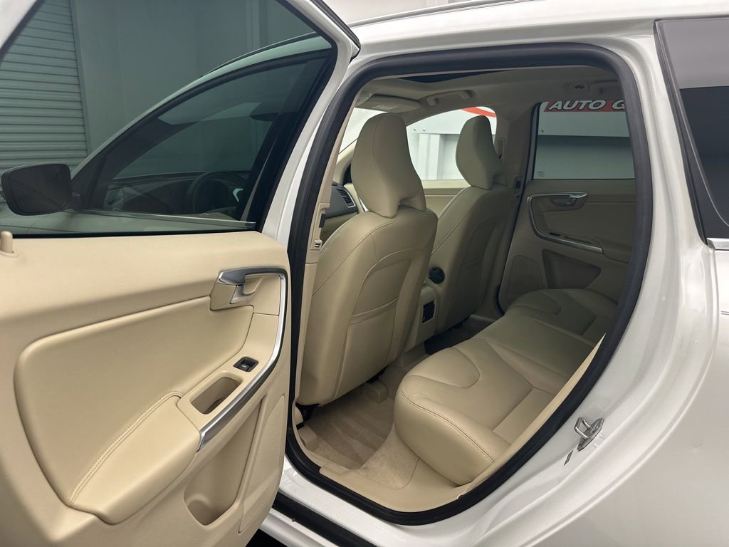Used 2015 Volvo XC60 T6 Platinum AWD/4WD image 5