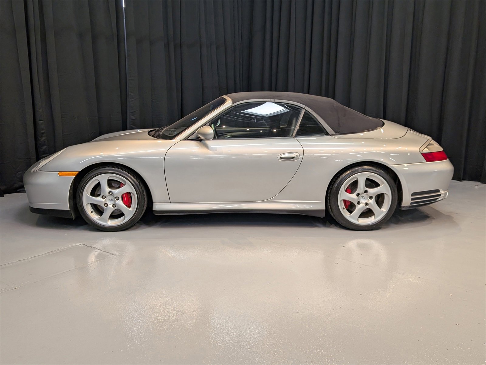 Used 2004 Porsche 911 Carrera 4S image 11
