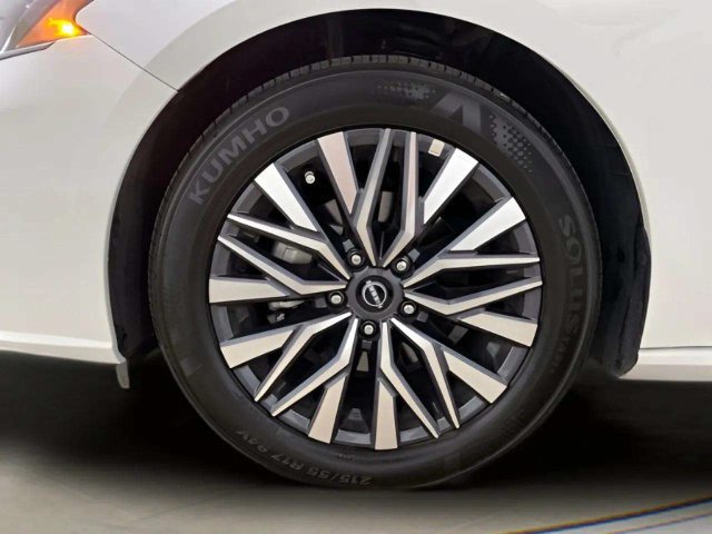 Used 2026 Nissan Altima 2.5 SV FWD image 90