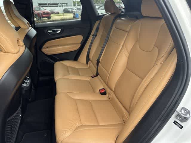 Used 2021 Volvo XC60 T5 Inscription FWD image 18