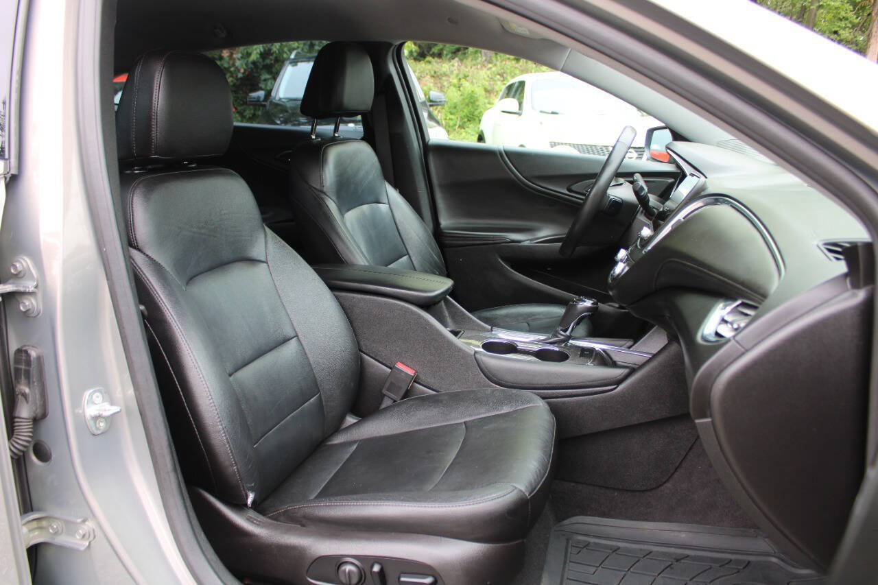 Used 2017 Chevrolet Malibu LT w/ Leather Package FWD image 30