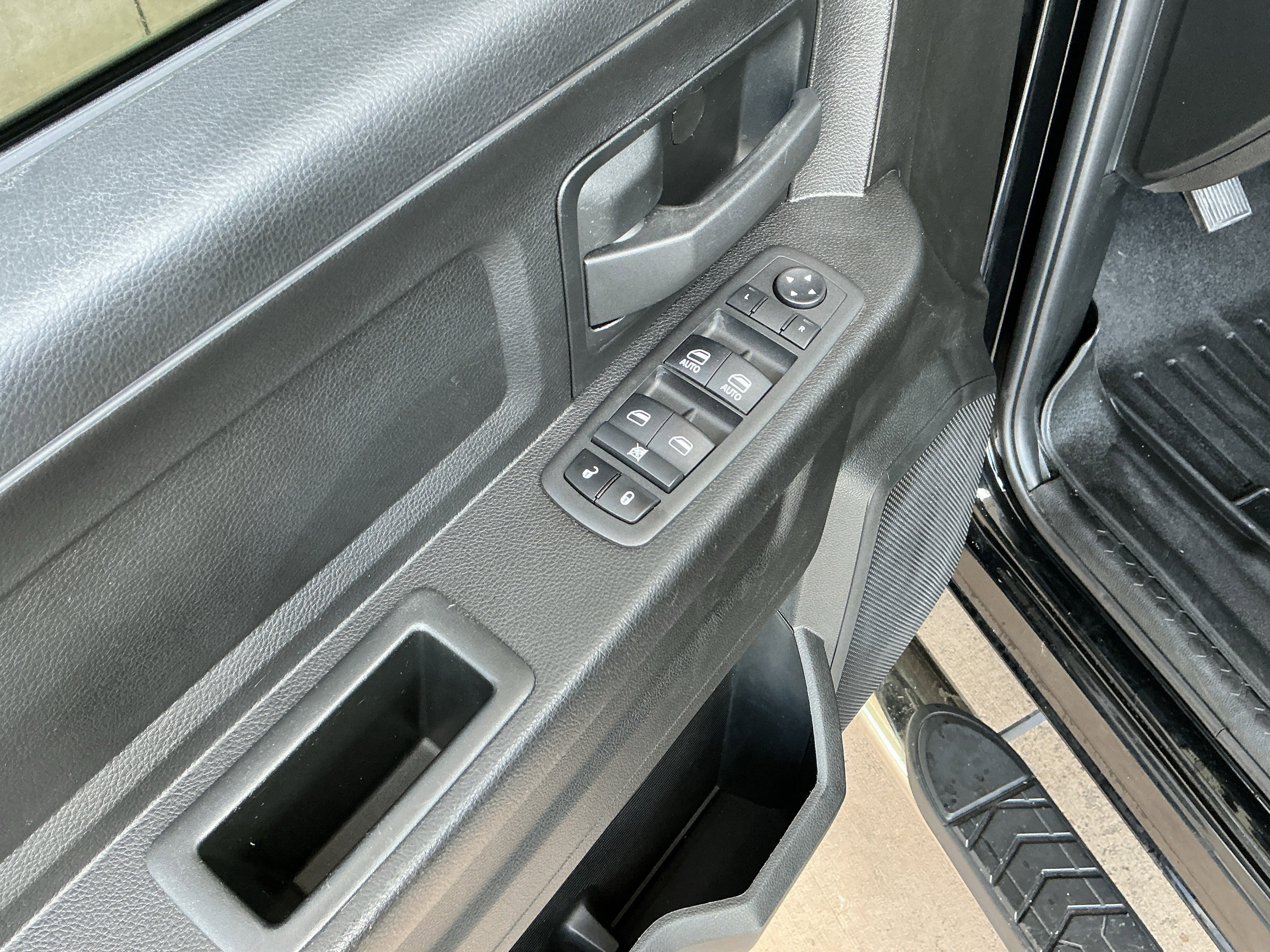 Used 2022 RAM 3500 Tradesman image 15