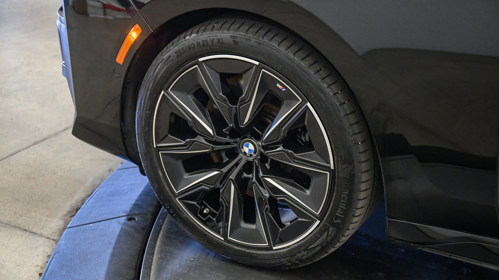Certified 2023 BMW 740i w/ Parking Assistance Package RWD image 10