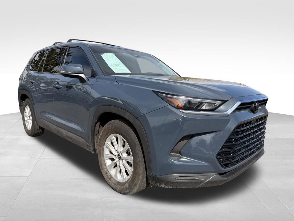 Used 2024 Toyota Grand Highlander XLE image 4