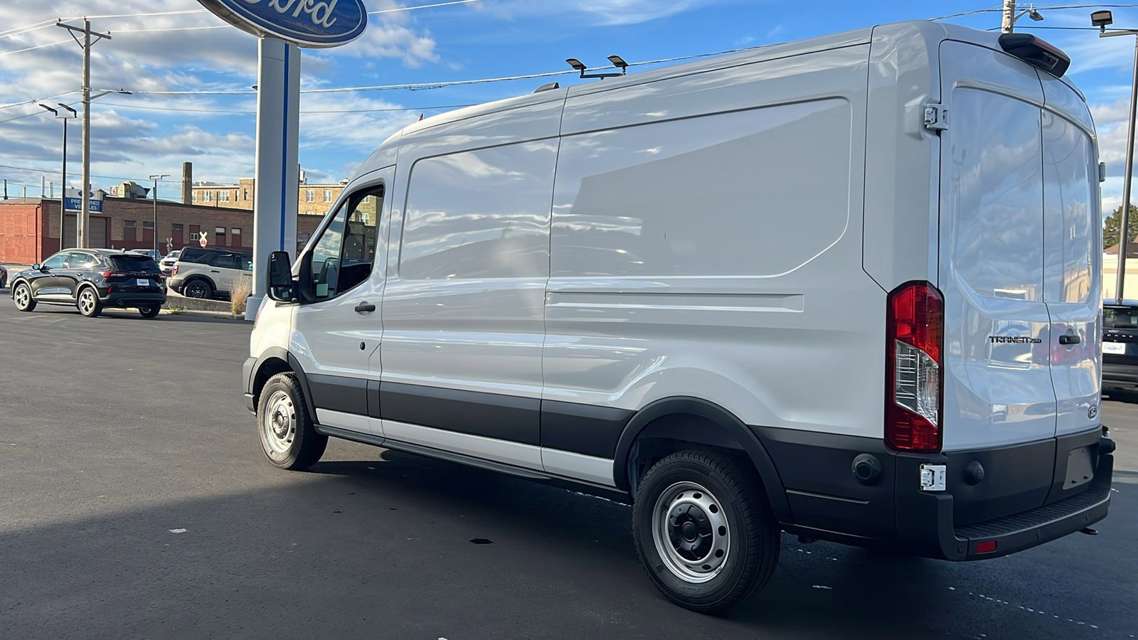 New 2026 Ford Transit 250 148 Medium Roof RWD image 7