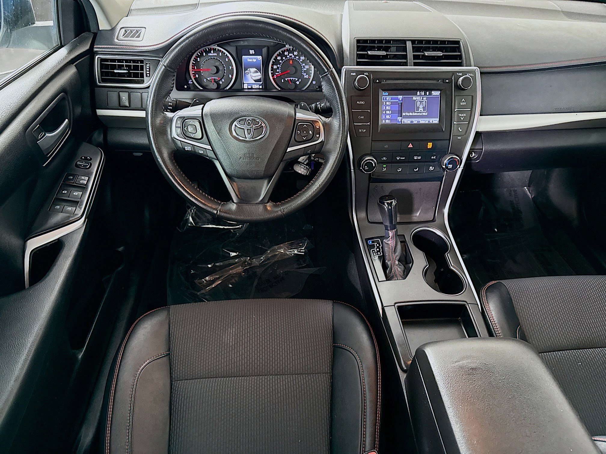 Used 2017 Toyota Camry SE w/ Moonroof Package image 17