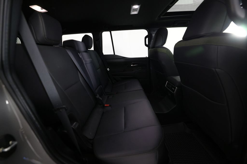 Used 2025 Lexus GX 550 AWD/4WD image 11