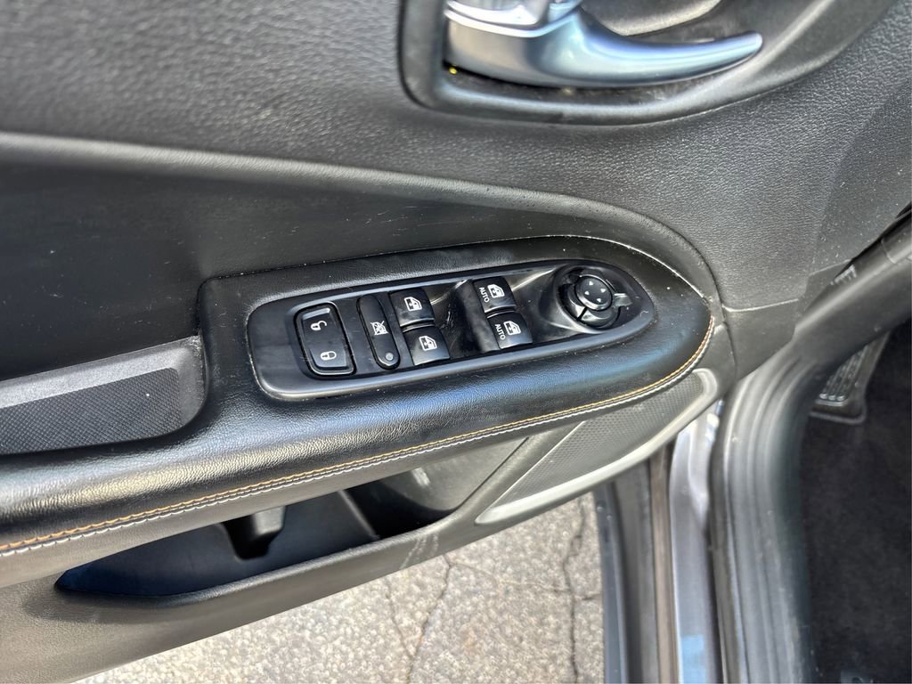 Used 2019 Jeep Compass Latitude image 28
