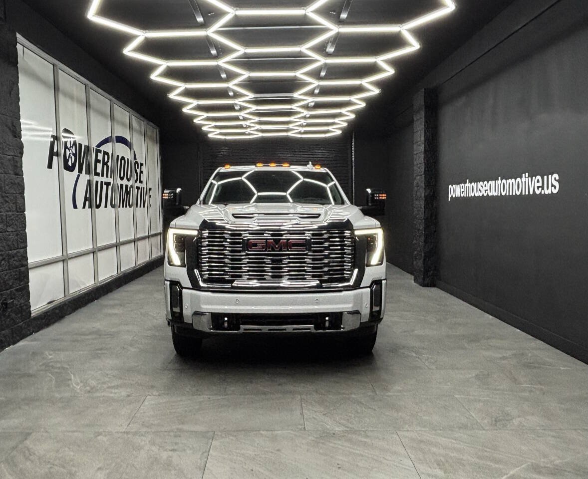 Used 2025 GMC Sierra 3500 Denali w/ Denali Reserve Package AWD/4WD image 14
