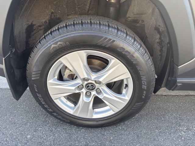 Used 2021 Toyota RAV4 XLE AWD/4WD image 29