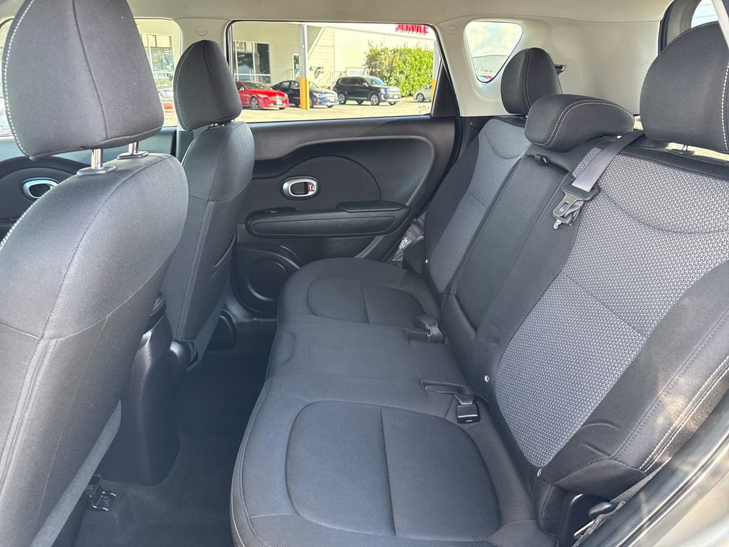Used 2017 Kia Soul + image 15