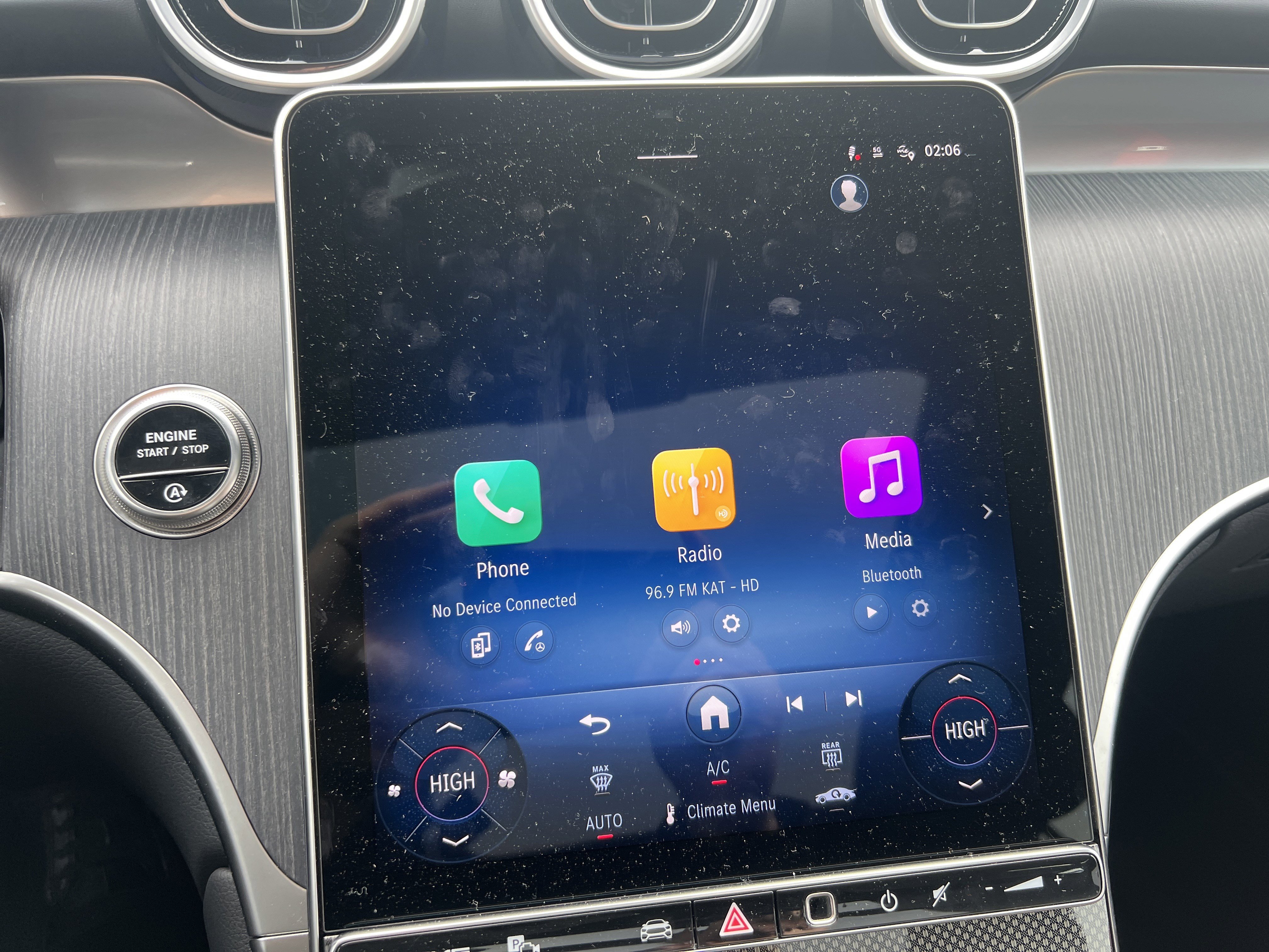 Certified 2025 Mercedes-Benz GLC 43 AMG 4MATIC image 29