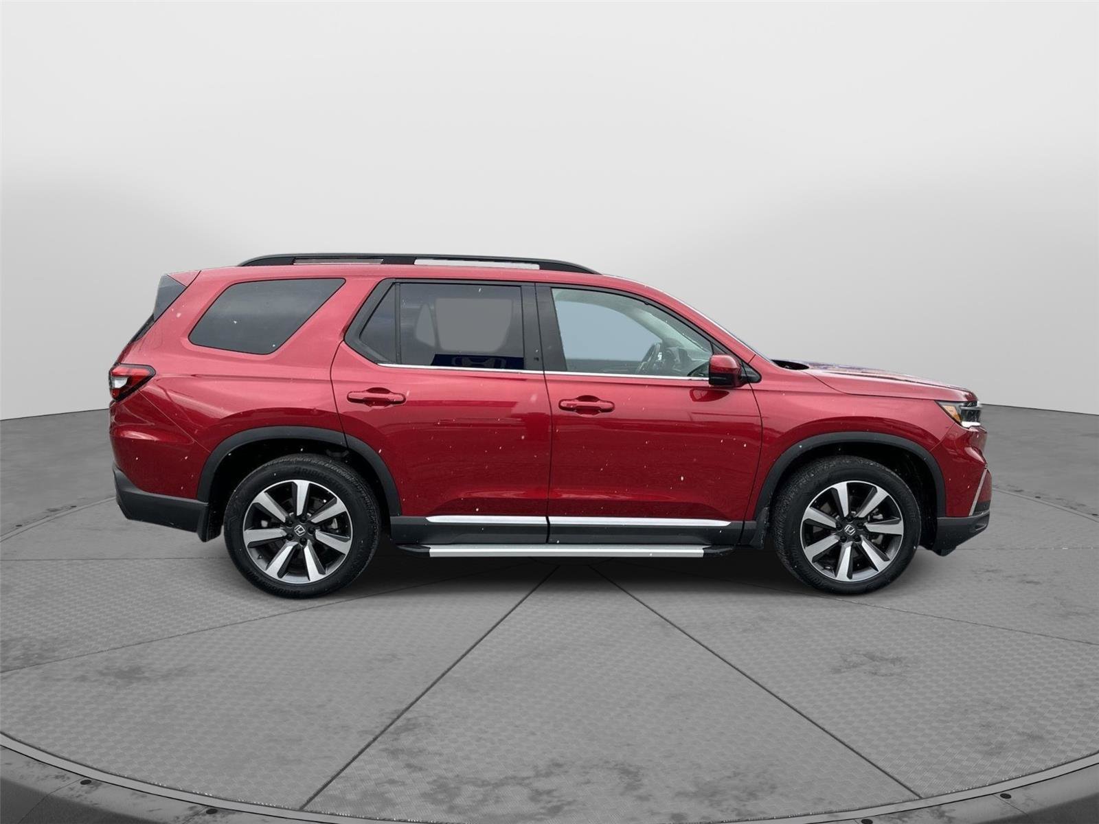 Certified 2025 Honda Pilot Touring image 2