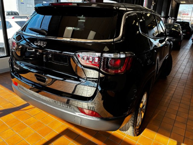 Used 2025 Jeep Compass Sport image 10