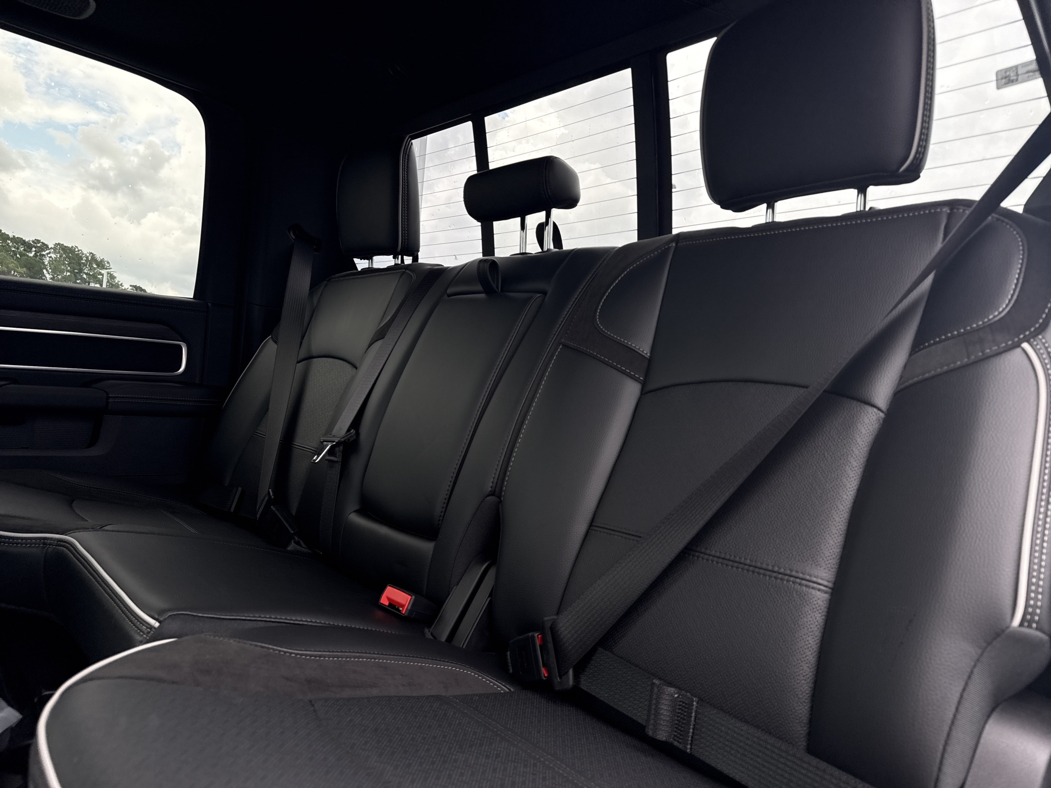 New 2026 RAM 3500 Laramie AWD/4WD image 31