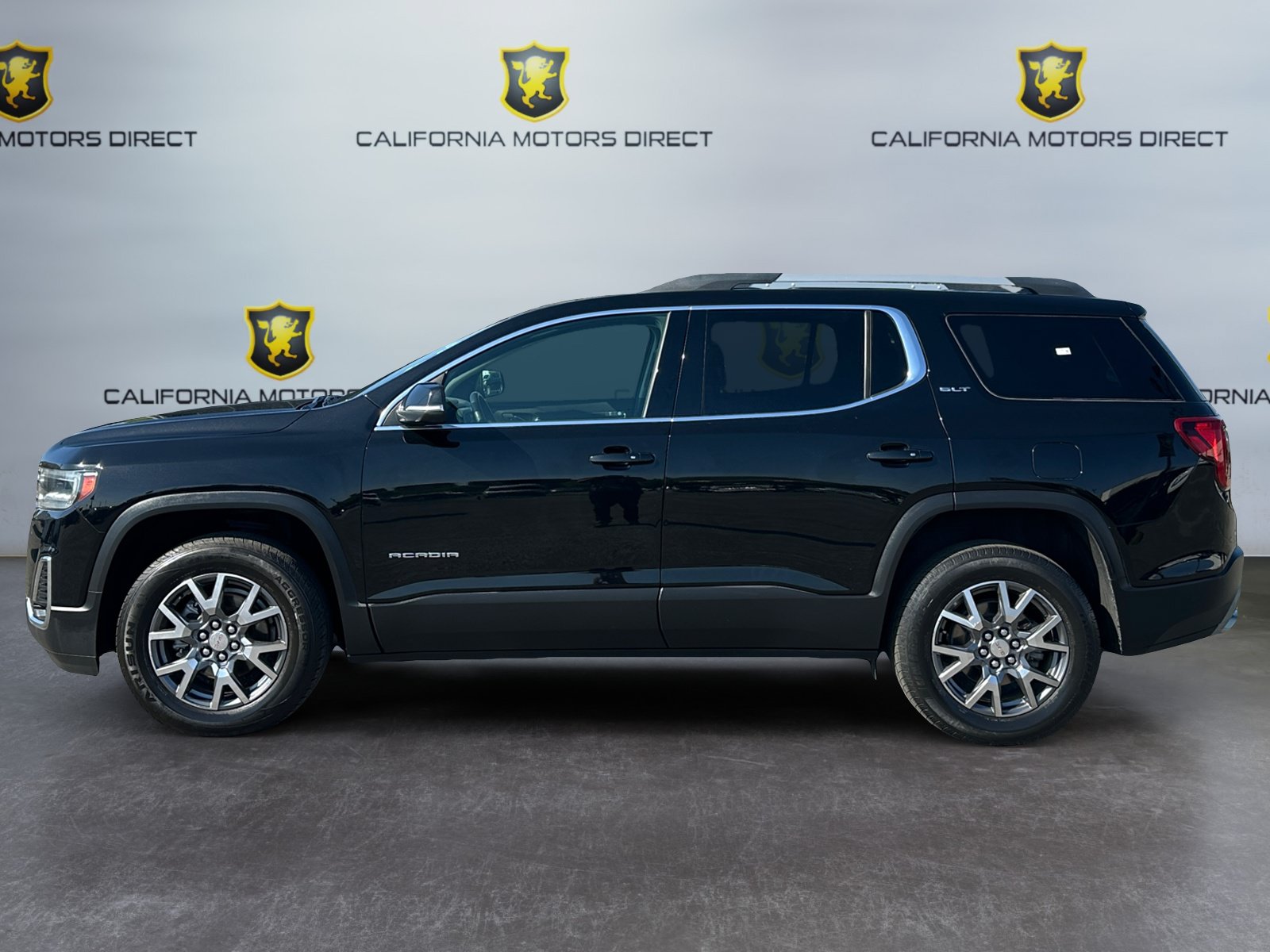 Used 2023 GMC Acadia SLT FWD image 2