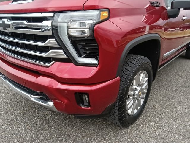 Used 2024 Chevrolet Silverado 2500 High Country w/ High Country Premium Package AWD/4WD image 9