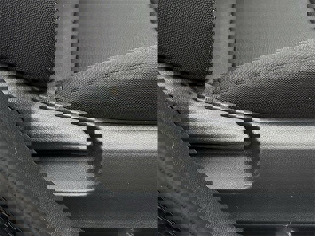 Used 2025 Toyota Corolla LE image 28