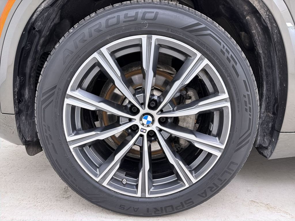 Used 2023 BMW X5 xDrive40i w/ M Sport Package image 11