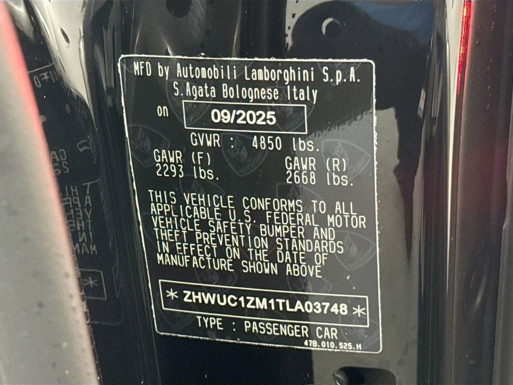 Used 2026 Lamborghini Revuelto image 34