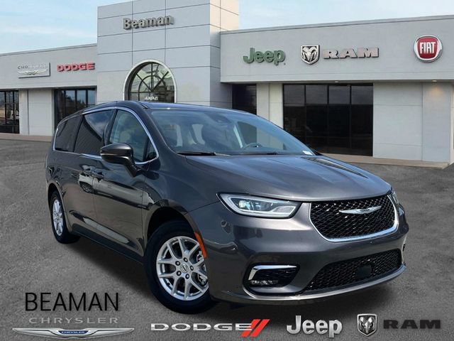 Used 2023 Chrysler Pacifica Touring-L FWD 360° Tour