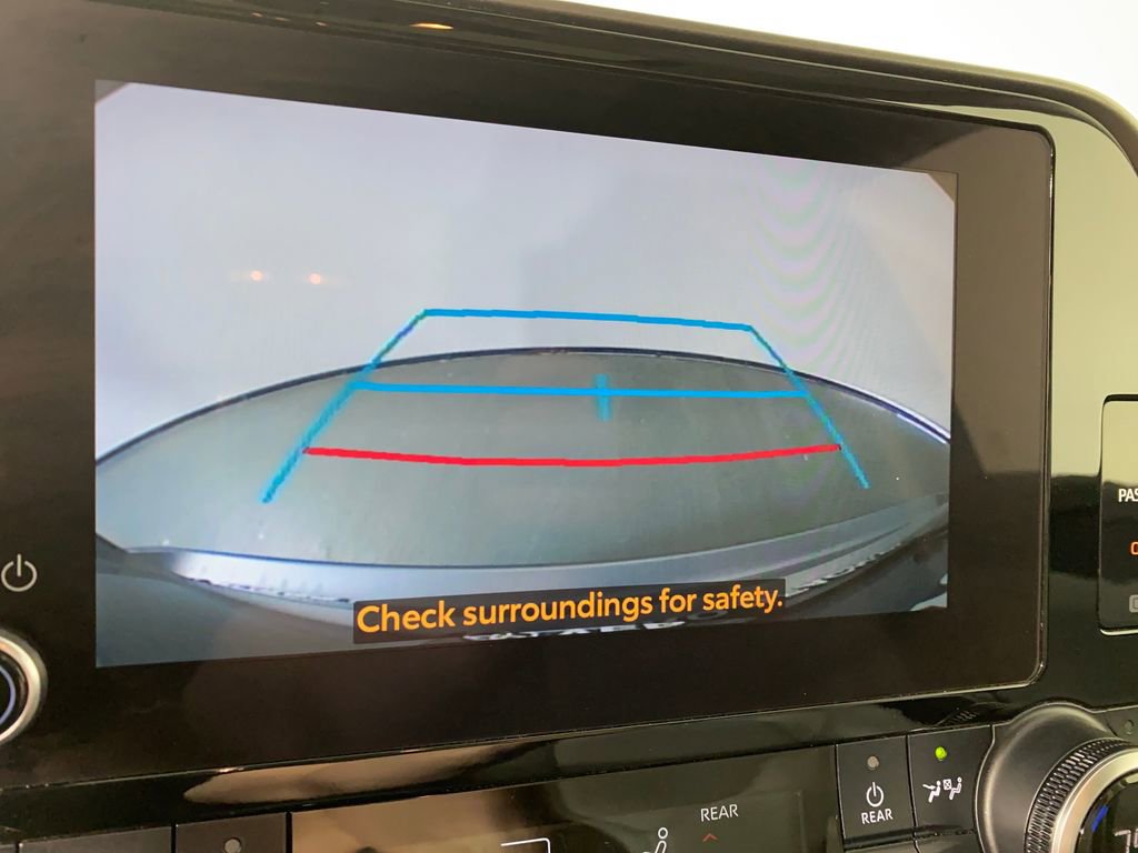 Certified 2024 Toyota Highlander XLE image 30