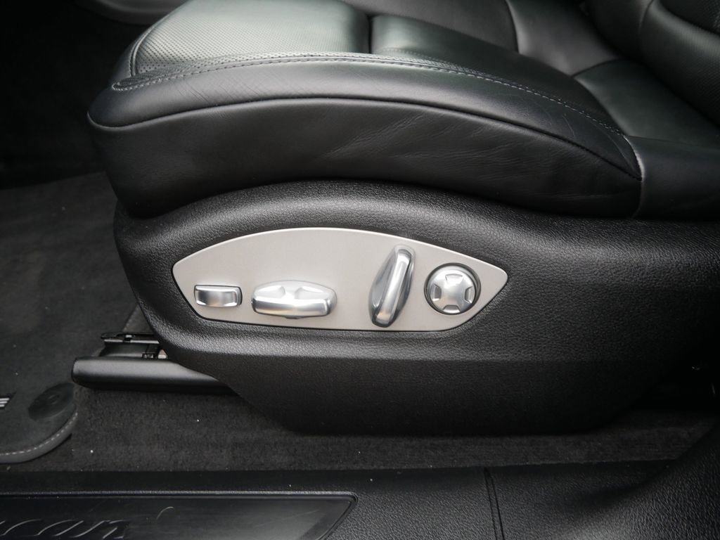 Used 2021 Porsche Macan image 17