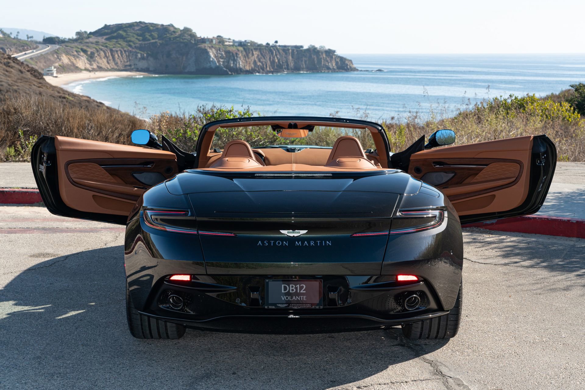 Used 2025 Aston Martin DB12 Convertible RWD image 8