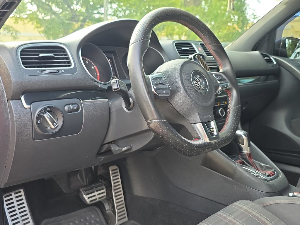 Used 2011 Volkswagen GTI 2-Door FWD image 20