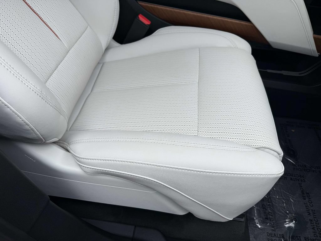 Used 2026 Cadillac Vistiq Sport w/ LPO, Floor Liner Package AWD/4WD image 15