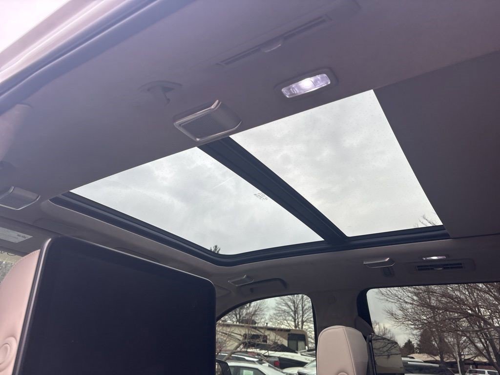 Certified 2024 Cadillac Escalade Sport Platinum w/ LPO, ONYX Package image 20