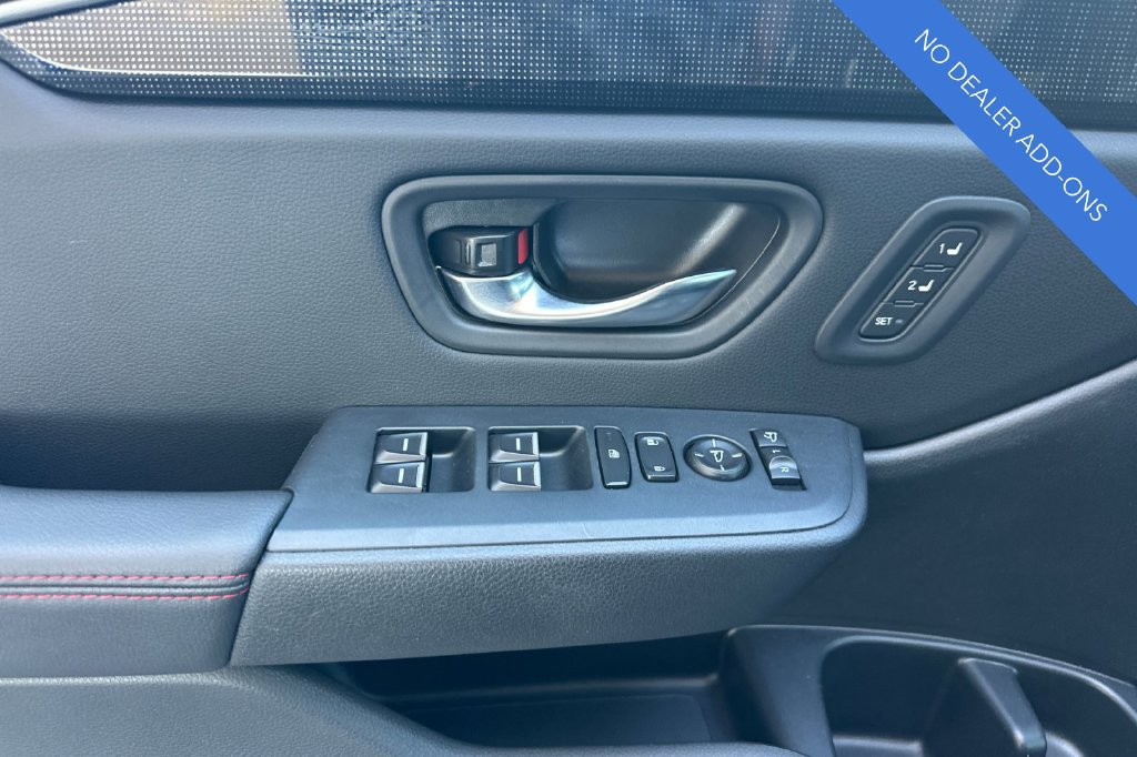 Certified 2025 Honda Pilot Black Edition image 11