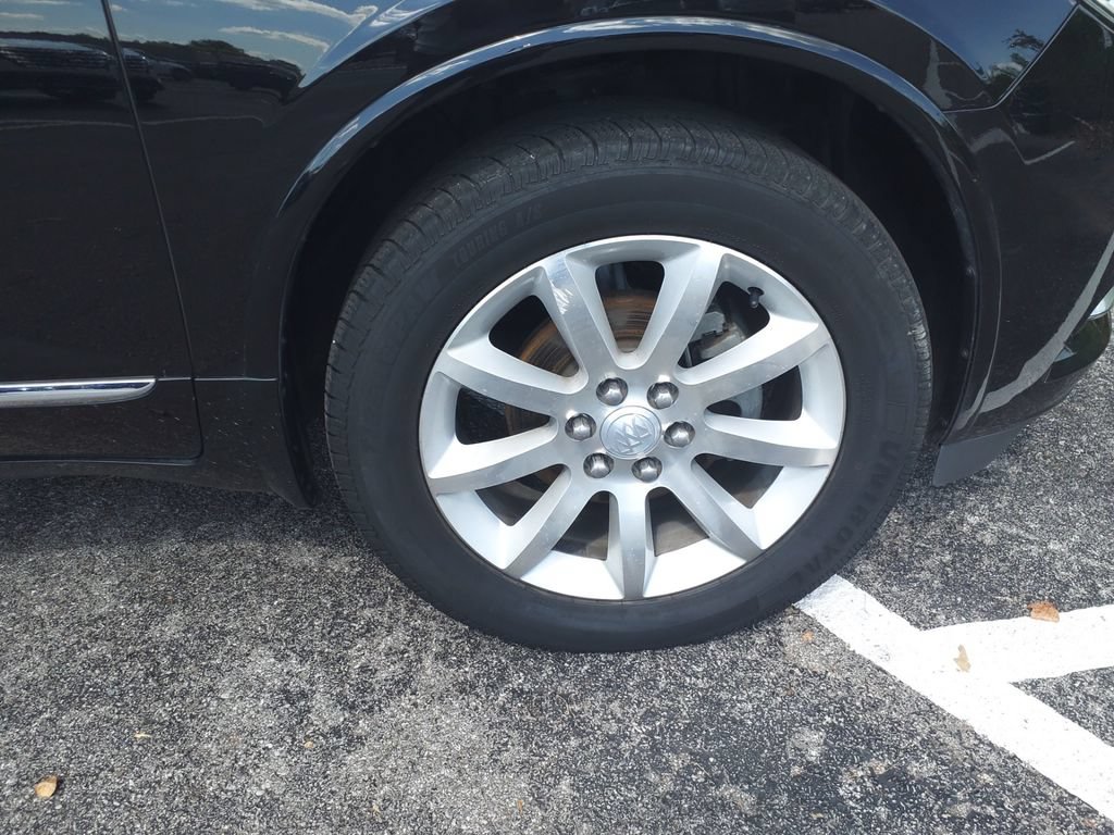 Used 2017 Buick Enclave Premium w/ Experience Buick Package FWD image 9