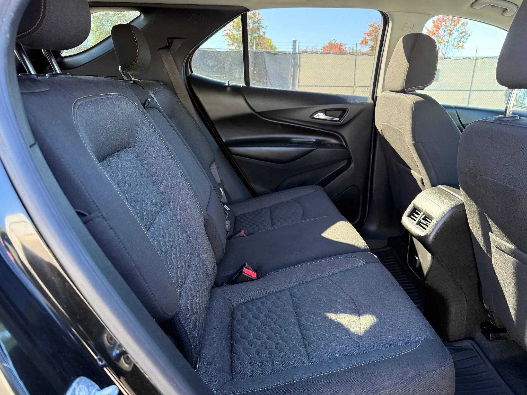 Used 2018 Chevrolet Equinox LT FWD image 20