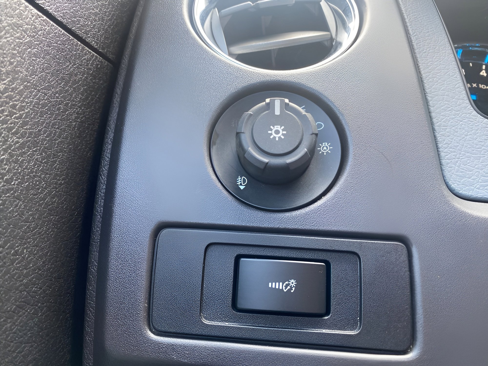 Used 2013 Ford F150 XLT w/ Luxury Equipment Group AWD/4WD image 16