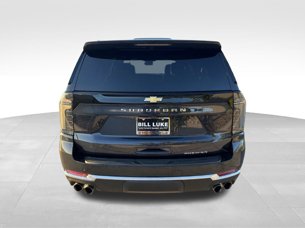 Used 2025 Chevrolet Suburban Premier AWD/4WD image 8