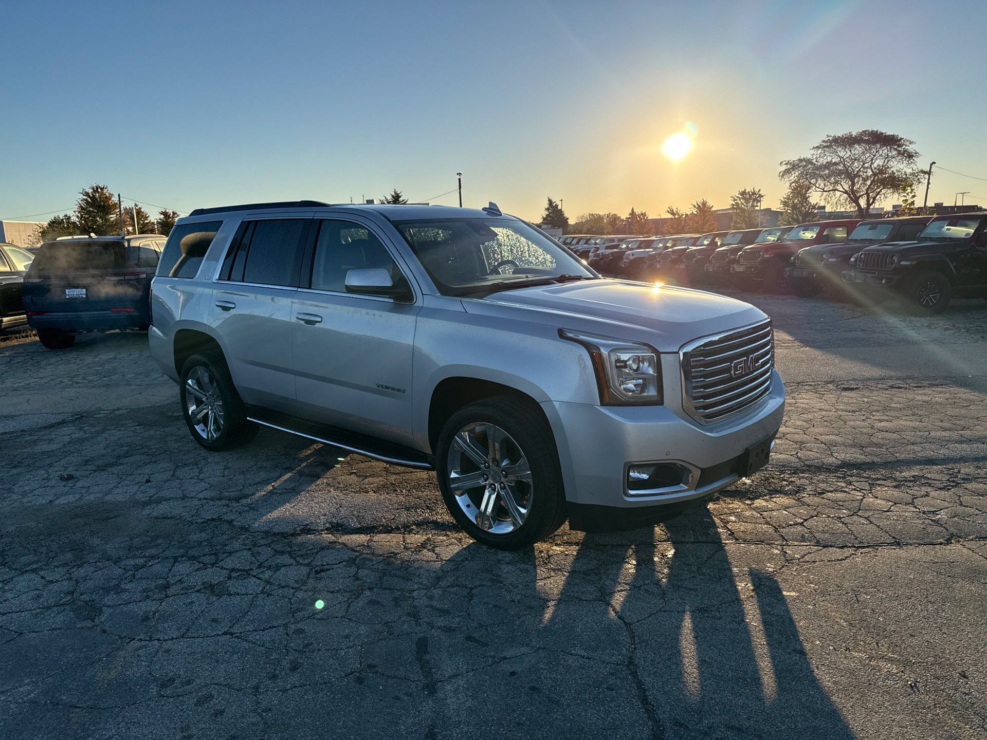Used 2020 GMC Yukon SLT w/ Open Road Package AWD/4WD image 4