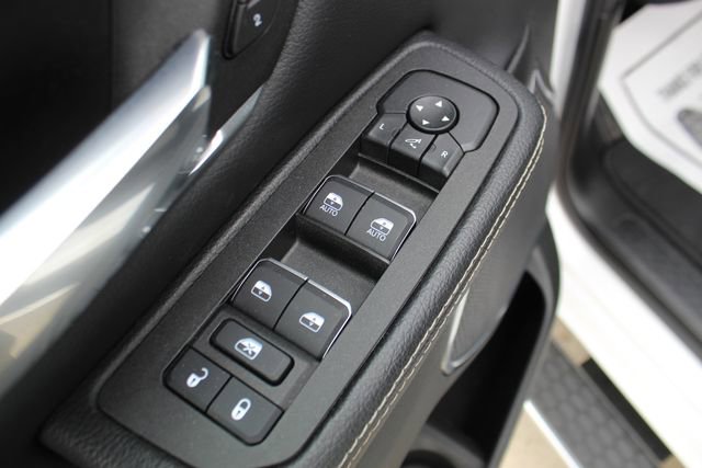 Used 2025 RAM 1500 Laramie w/ Sport Appearance Package image 12
