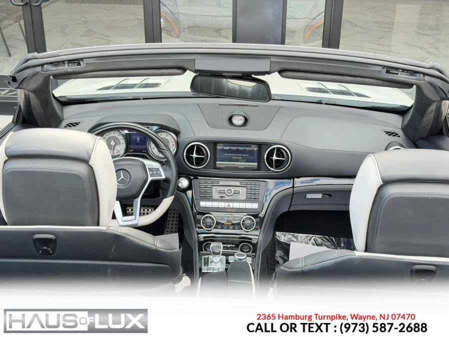 Used 2015 Mercedes-Benz SL 550 w/ White Arrow Edition image 25